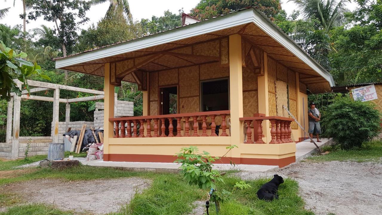 Paco'S Garden Home Stay Мамбахао Екстер'єр фото