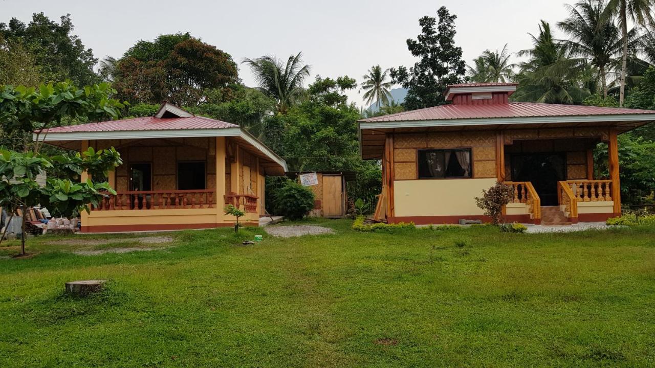 Paco'S Garden Home Stay Мамбахао Екстер'єр фото
