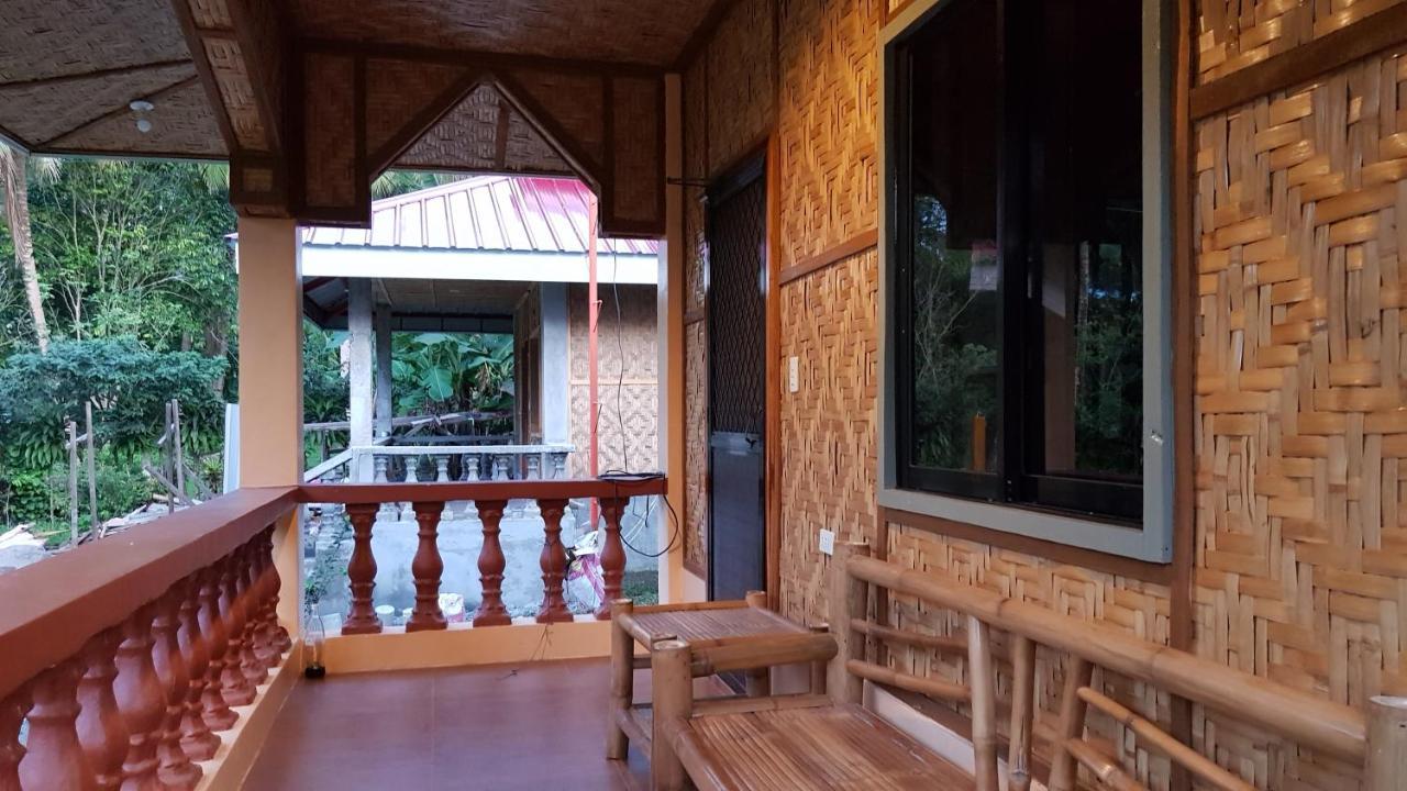 Paco'S Garden Home Stay Мамбахао Екстер'єр фото