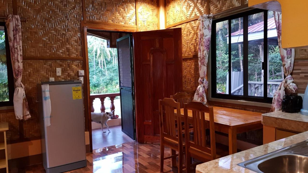 Paco'S Garden Home Stay Мамбахао Екстер'єр фото