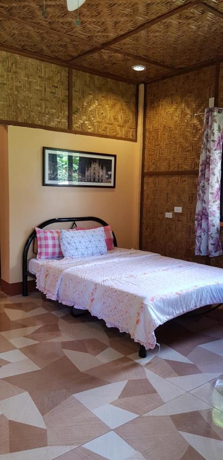 Paco'S Garden Home Stay Мамбахао Екстер'єр фото