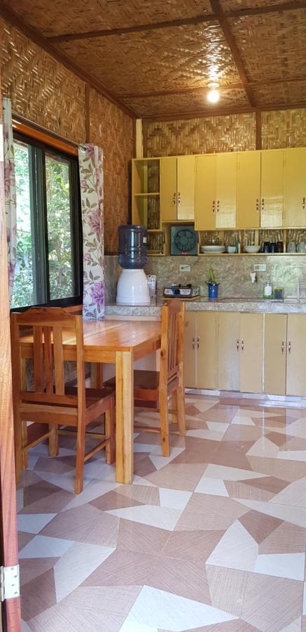 Paco'S Garden Home Stay Мамбахао Екстер'єр фото