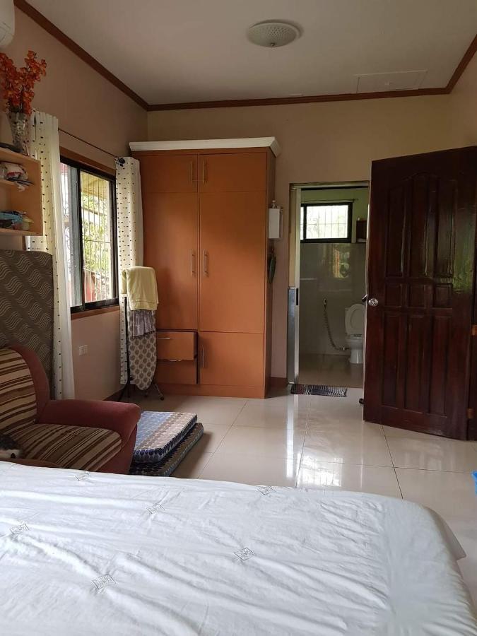 Paco'S Garden Home Stay Мамбахао Екстер'єр фото